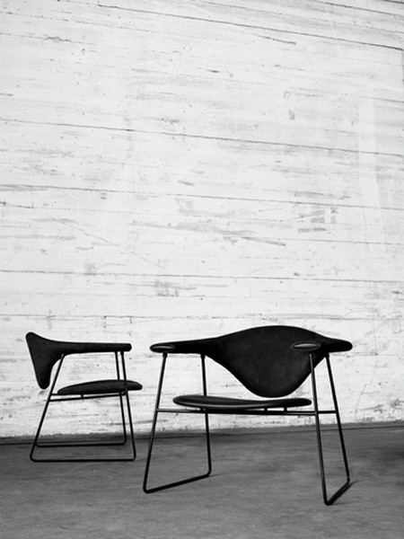 Gubi Masculo Lounge Chair sort eller cognac hud